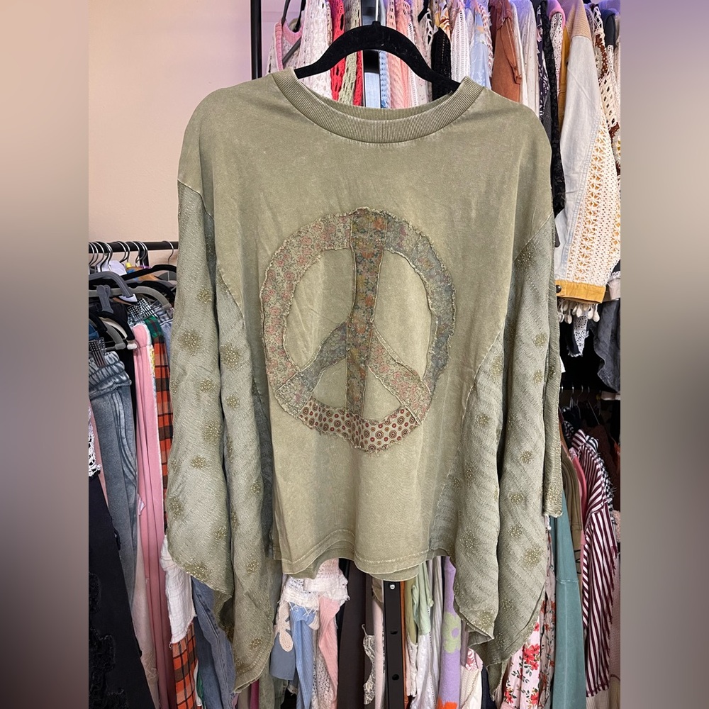 Easel Olive Green Kimono Top - Picture 6 of 13
